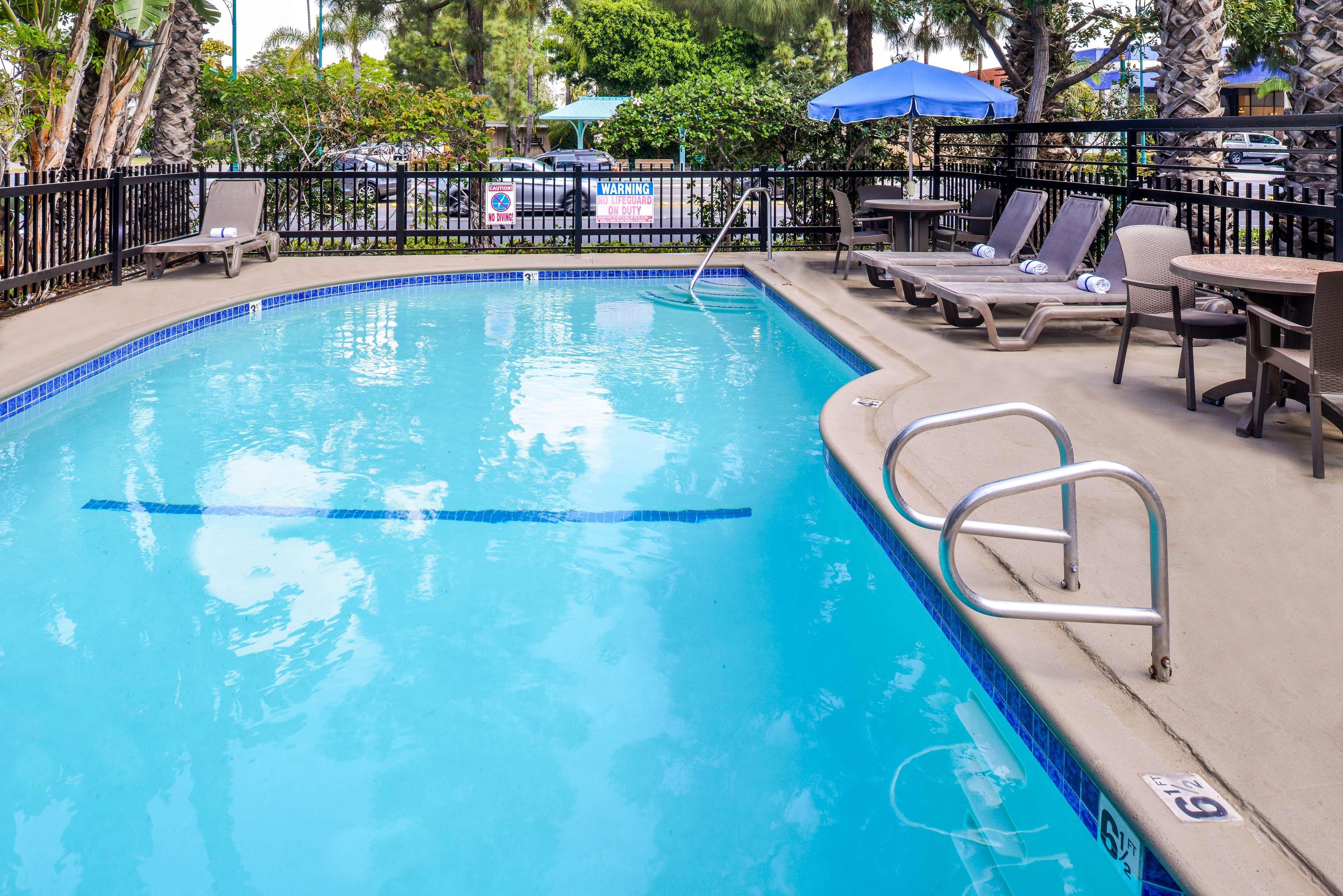 Best Western Courtesy Inn Hotel - Anaheim Resort At The Park Eksteriør bilde