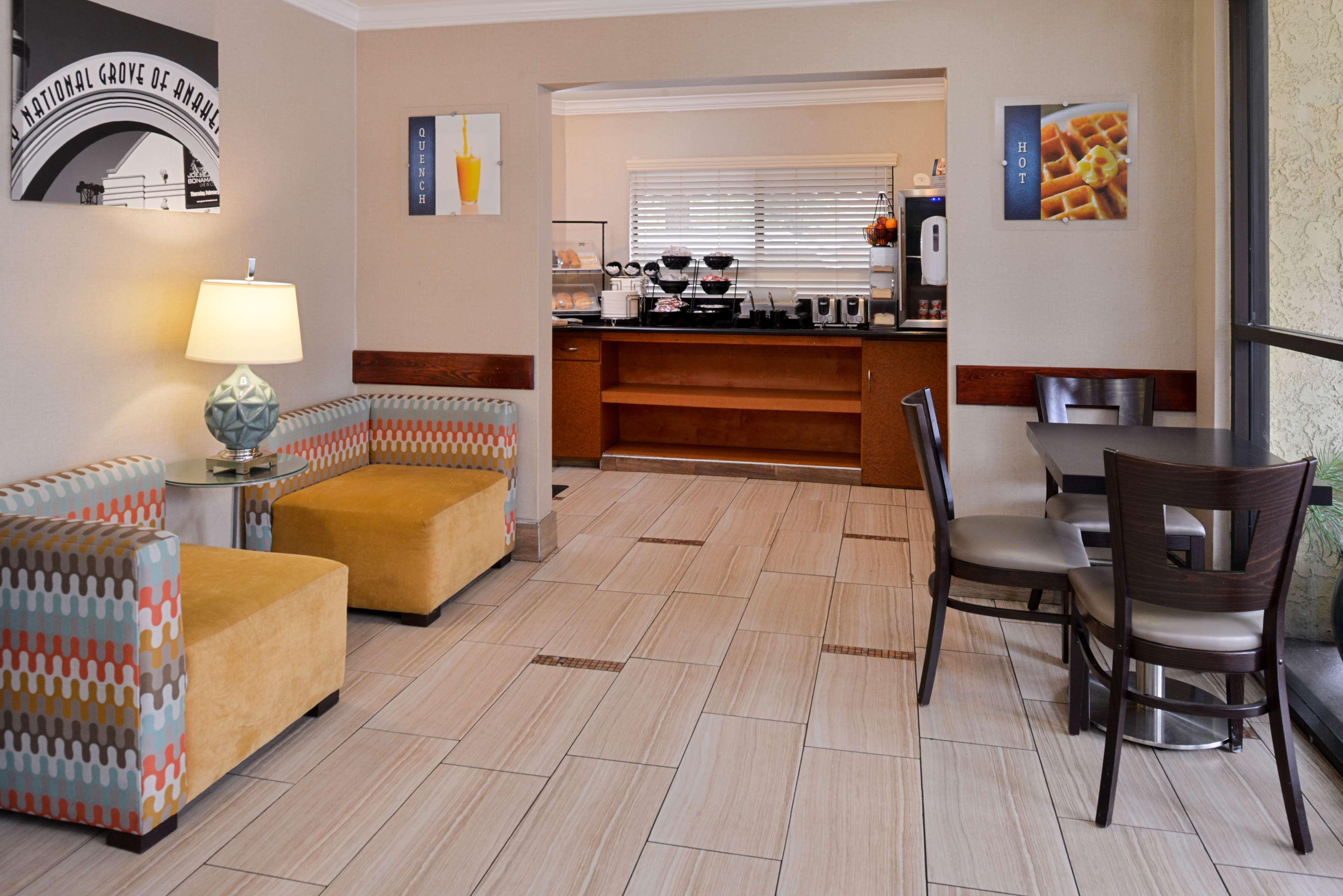 Best Western Courtesy Inn Hotel - Anaheim Resort At The Park Eksteriør bilde