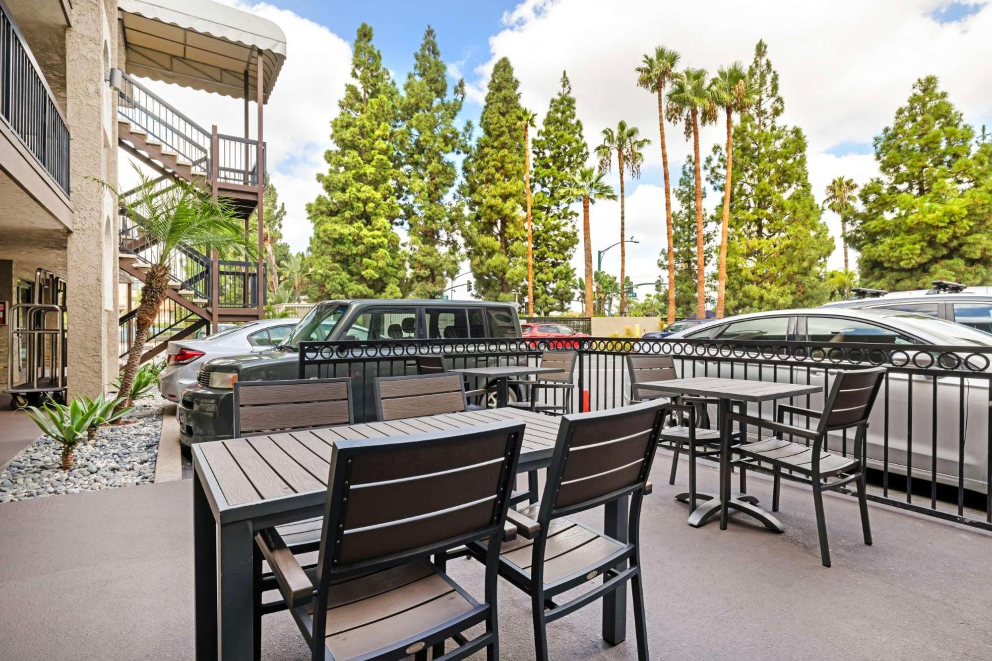 Best Western Courtesy Inn Hotel - Anaheim Resort At The Park Eksteriør bilde