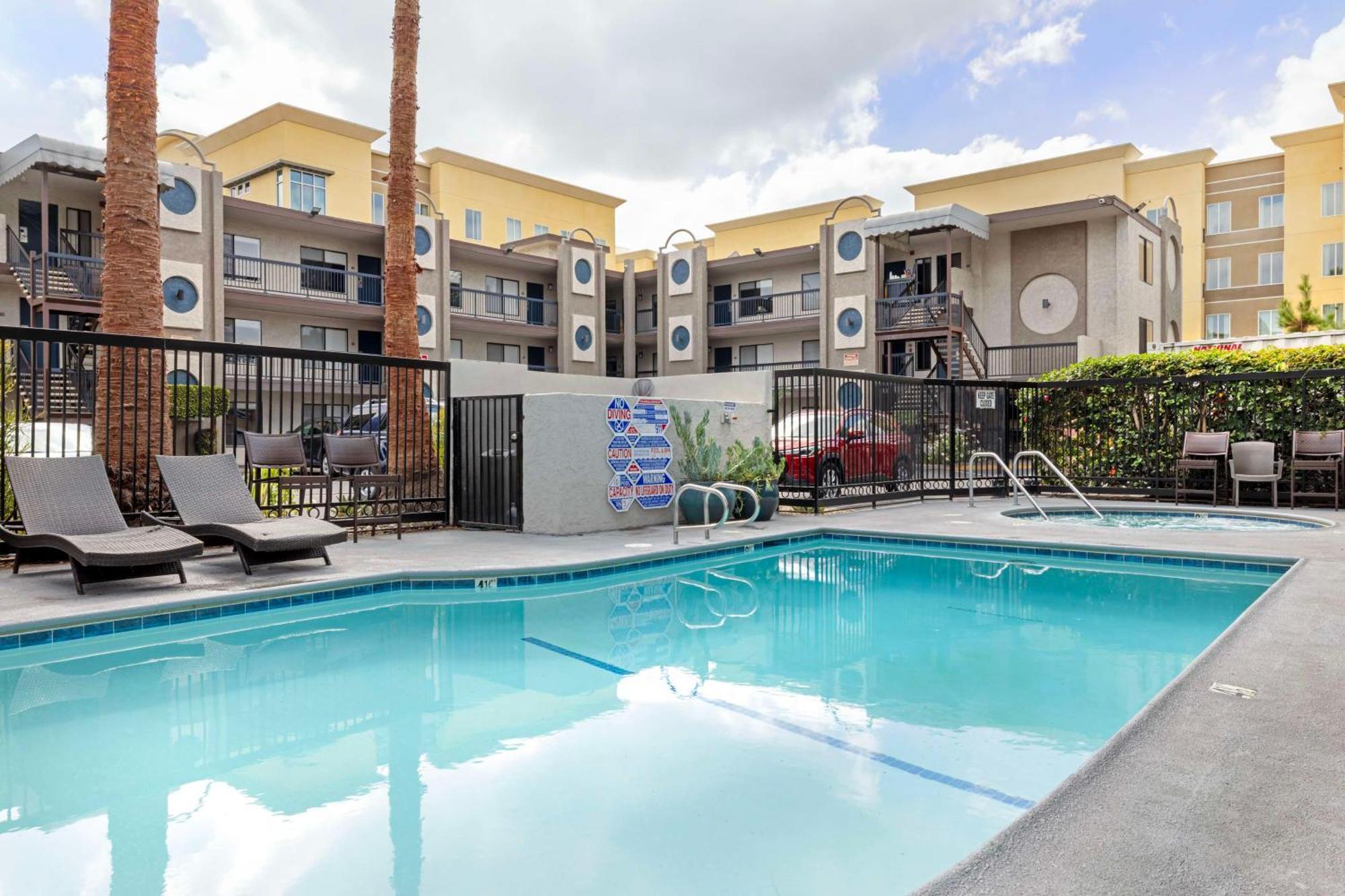 Best Western Courtesy Inn Hotel - Anaheim Resort At The Park Eksteriør bilde